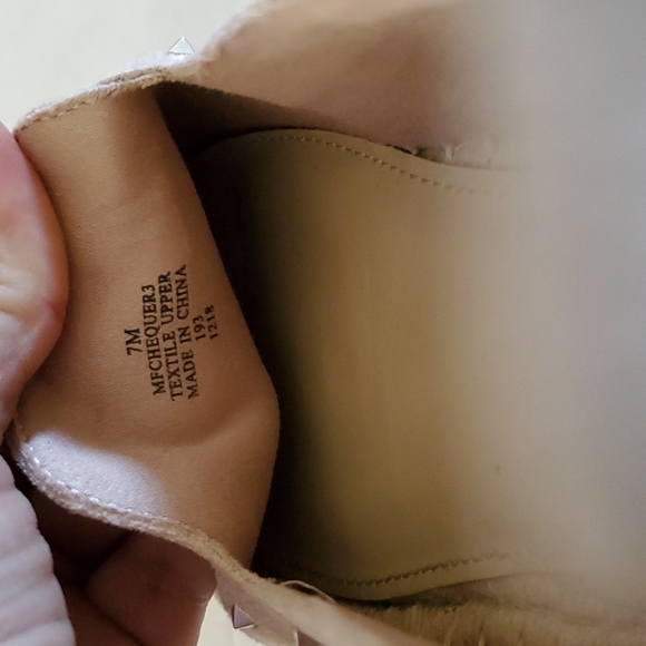 Marc Fisher Chequer Espadrille Slip-Ons With Studs Size 7M - Picture 9 of 9